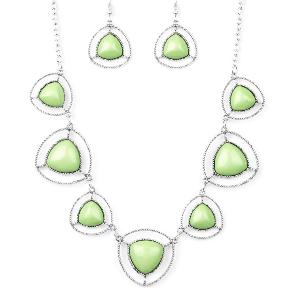 Silver & lime green stone😬